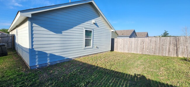 Building Photo - Thea Meadows-4-bedroom, 2 baths