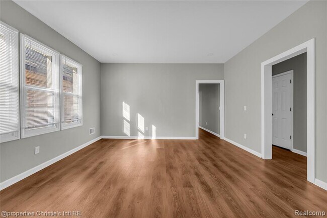 Building Photo - 2508 Clairmount Ave