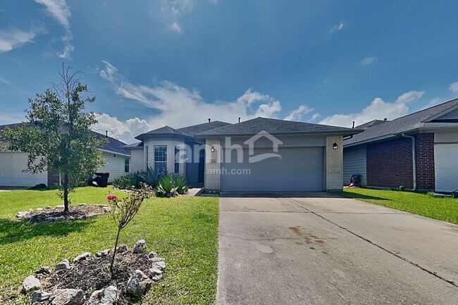 Building Photo - 7418 Jacobs Well Dr