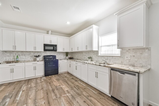 Building Photo - 4745 Wenda St