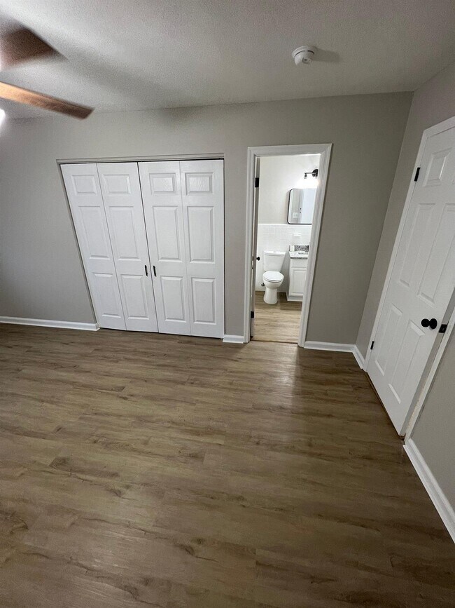Building Photo - 4454 Lapaloma Dr