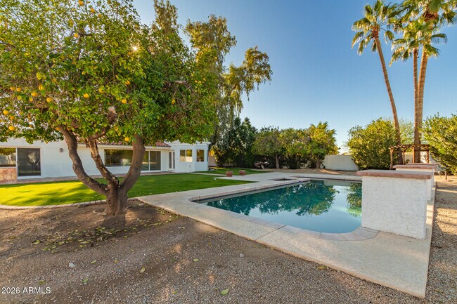 Building Photo - 10638 E Turquoise Ave