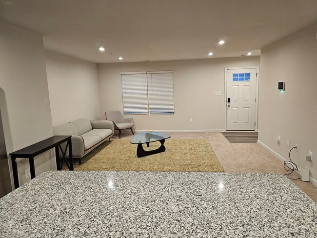 Building Photo - 203 Bowline Dr
