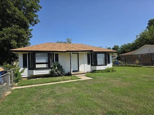 Building Photo - 10311 Bellview Dr