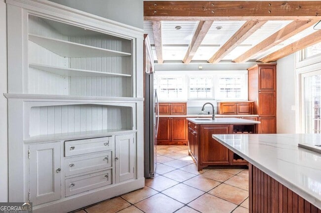 Building Photo - 692 Myrtle St NE