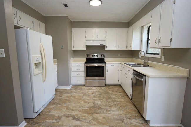 Building Photo - 3905 Danube Cir