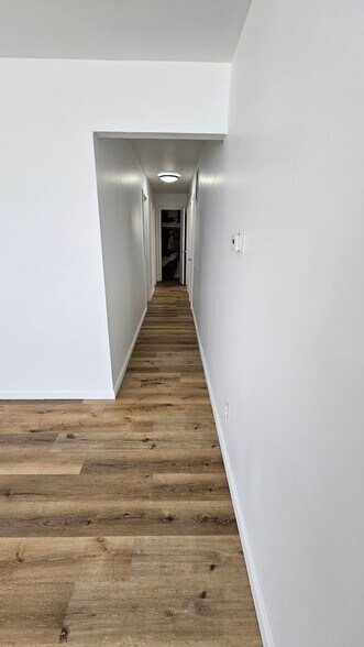 Building Photo - 47 S Brentwood Ave