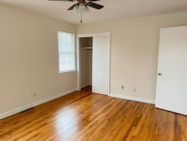 Building Photo - 2 Bedroom 1.5 Bath Townhouse in Wagener Te...