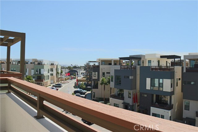 Building Photo - 684 Malibu