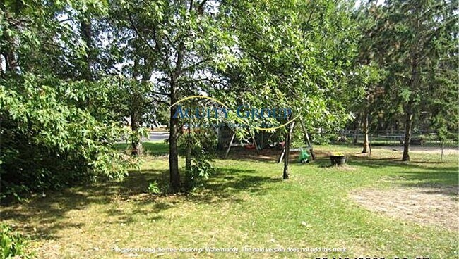 Building Photo - 4 Bedroom, 2,5 bath Duplex