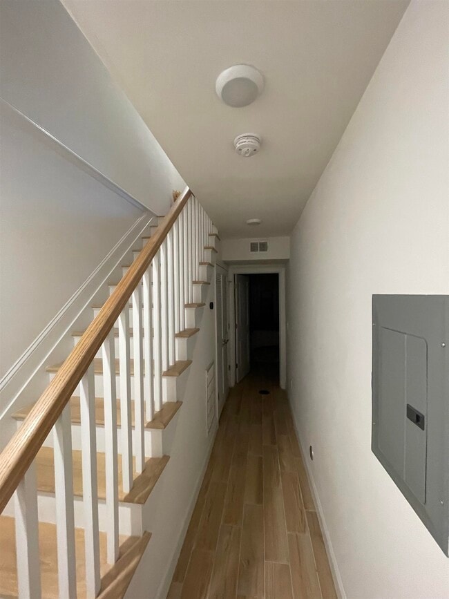 Building Photo - 27 Belmont Ave