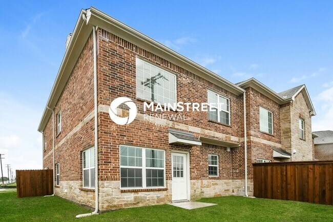 Building Photo - 2 Bedroom Pet-Friendly Home in Arlington, TX with Main Street Renewal