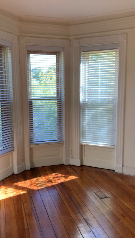 Building Photo - 33 S Lake Ave