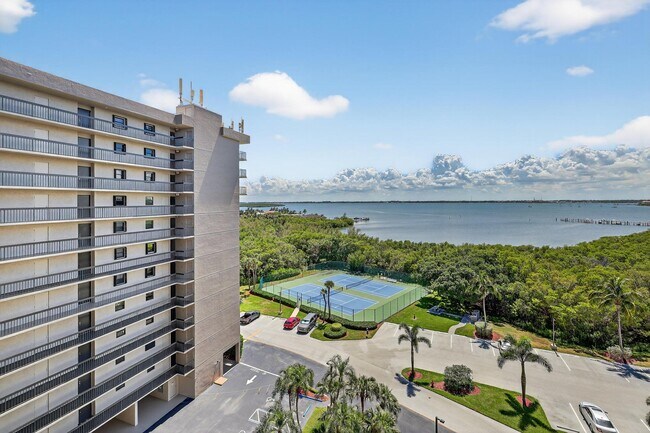 Building Photo - 801 S Ocean Dr