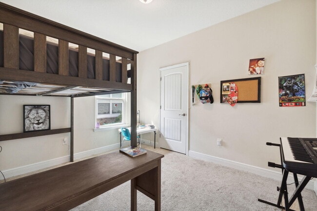 Building Photo - 585 Riverwalk Cir