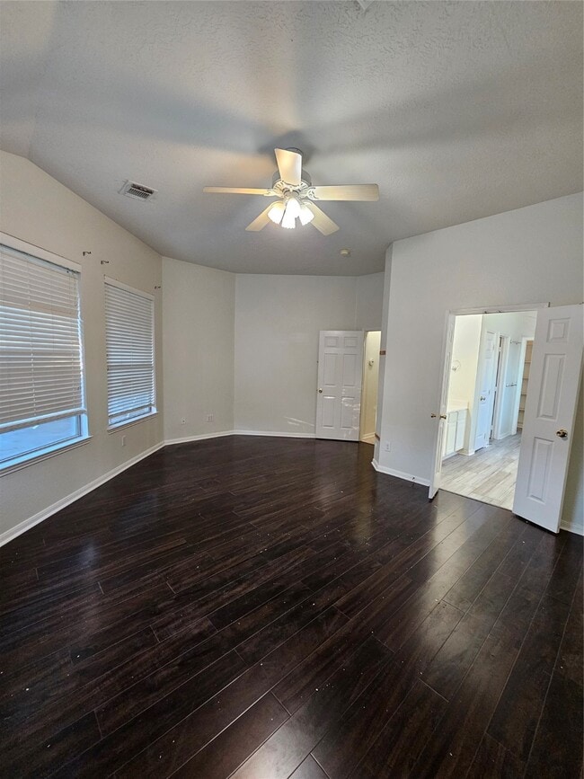 Building Photo - 201 Cedar Branch Dr