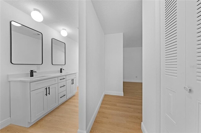 Building Photo - 5003 Gardengate Ln