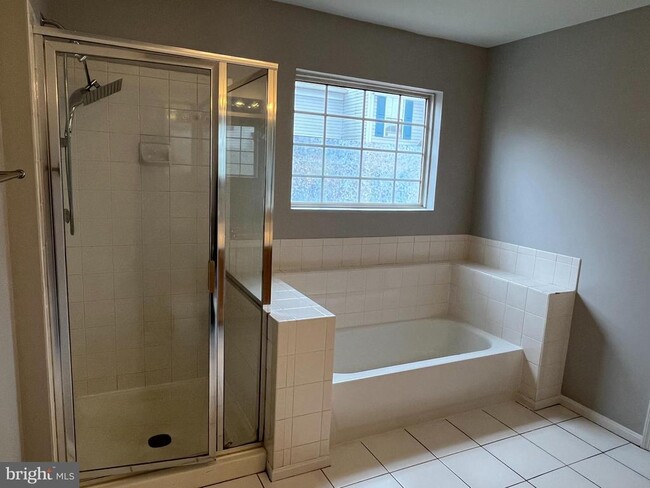 Building Photo - 14223 Brenham Dr