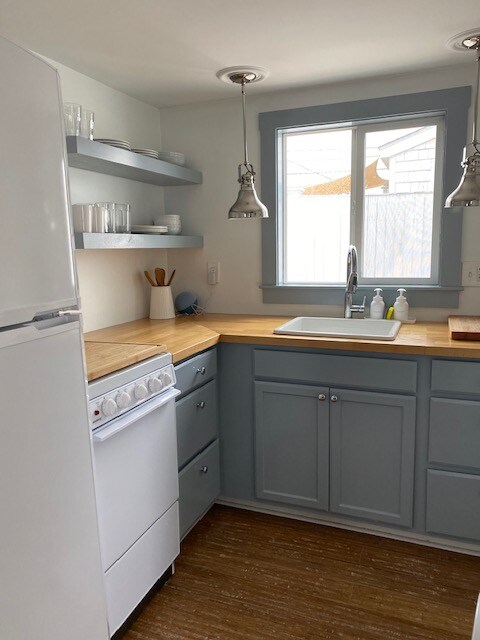 Building Photo - 8 71st St