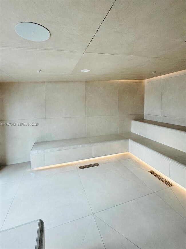 Building Photo - 159 NE 6th St