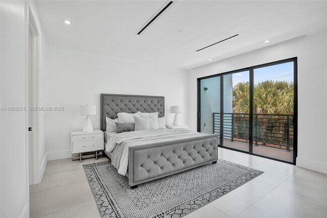 Building Photo - 1825 NE 26th Ave