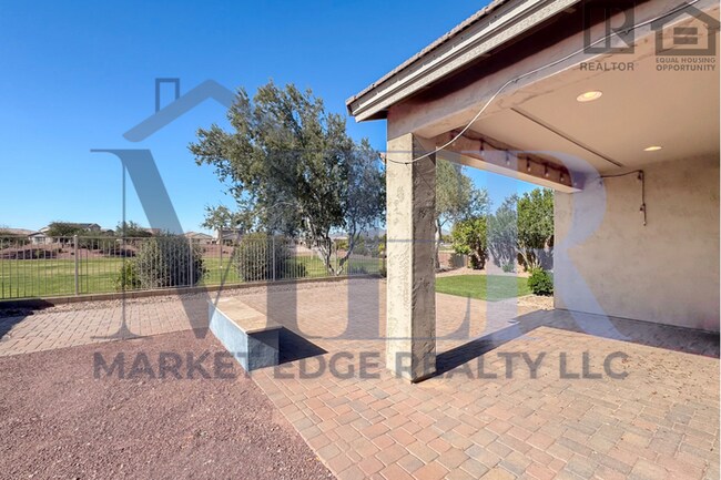 Building Photo - 3Bed/3Bath House in Buckeye! Ready for Immediate Move-In! -- Fenced-In Yard!!