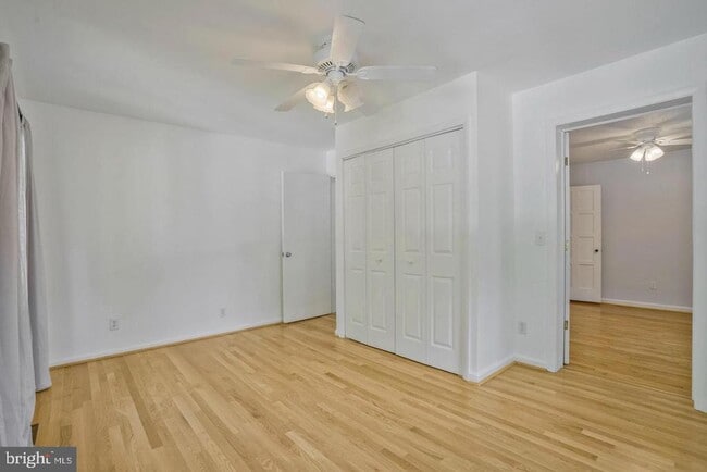 Building Photo - 5758 Biscayne Dr