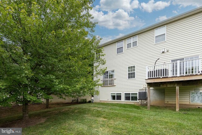 Building Photo - 2717 Fynamore Ln
