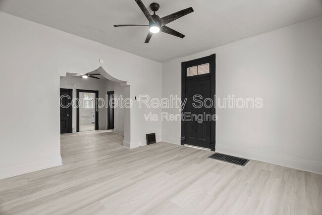 Building Photo - 4038 California Ave