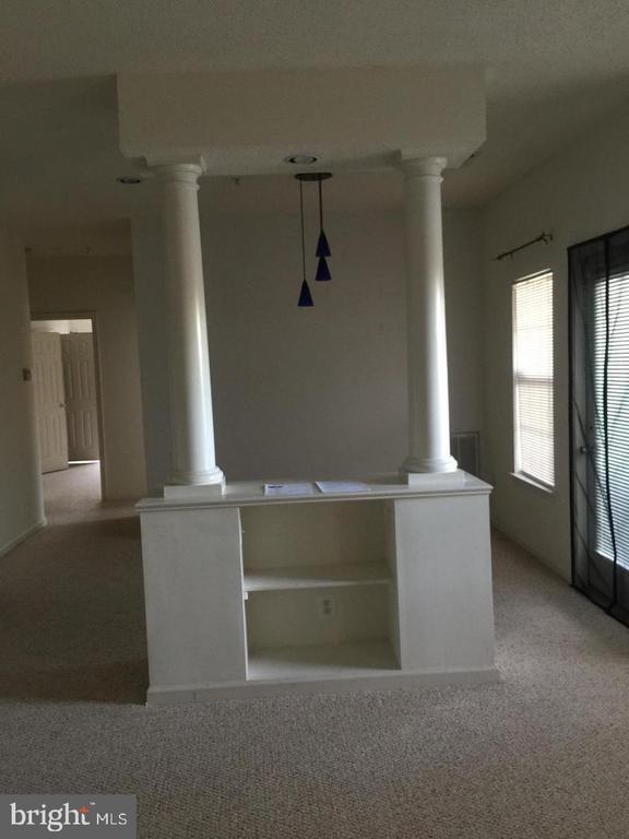 Building Photo - 1708 Lake Shore Crest Dr