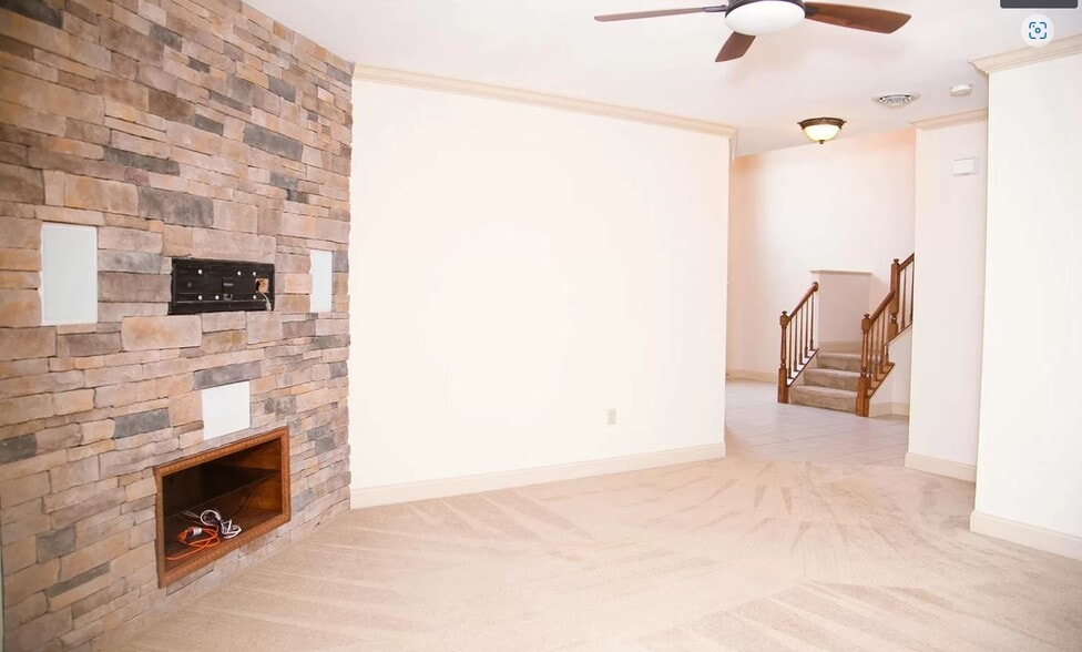 Building Photo - 2157 Bordeaux Court