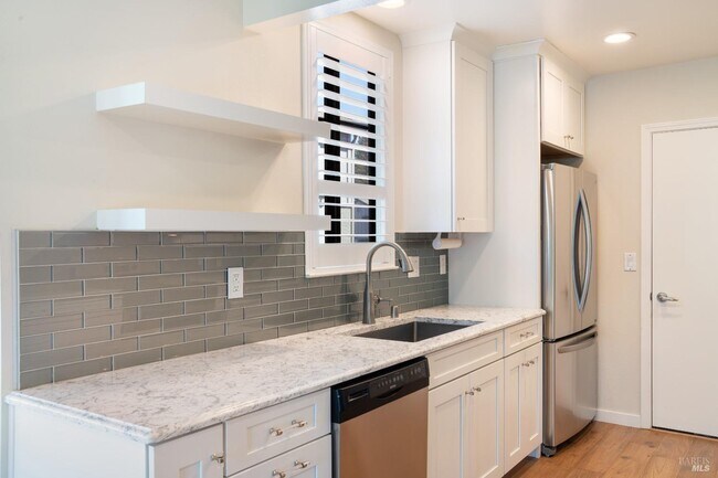 Building Photo - 1100 Princeton Dr