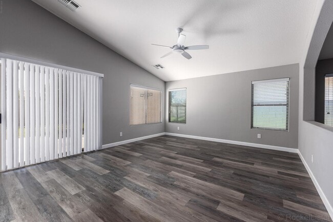 Building Photo - 2313 W Straight Arrow Ln