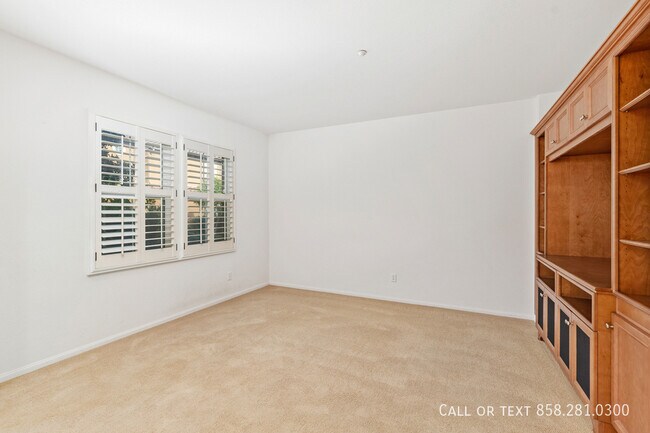 Building Photo - 17010 Calle Trevino