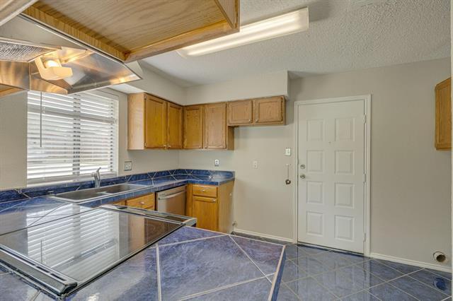 Building Photo - 6821 Sierra Dr