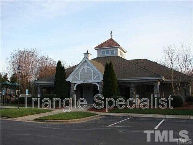 Building Photo - 6121 Carlyle Dr