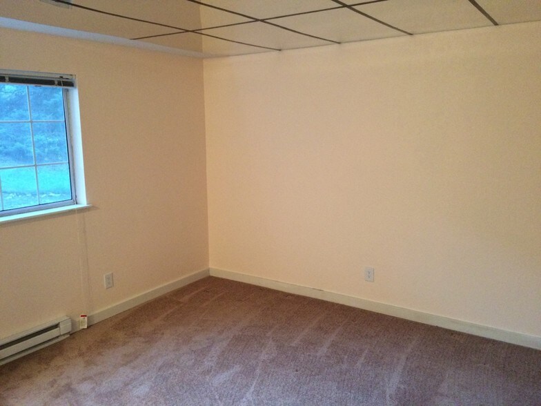 Building Photo - 16817 Larch Way