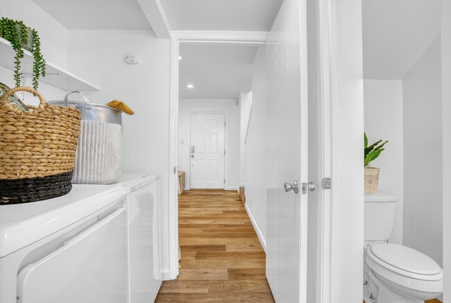 Building Photo - 4252 Comet Cir