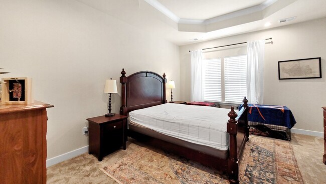 Building Photo - Exceptional Luxury Townhouse with 2 Car Ga...