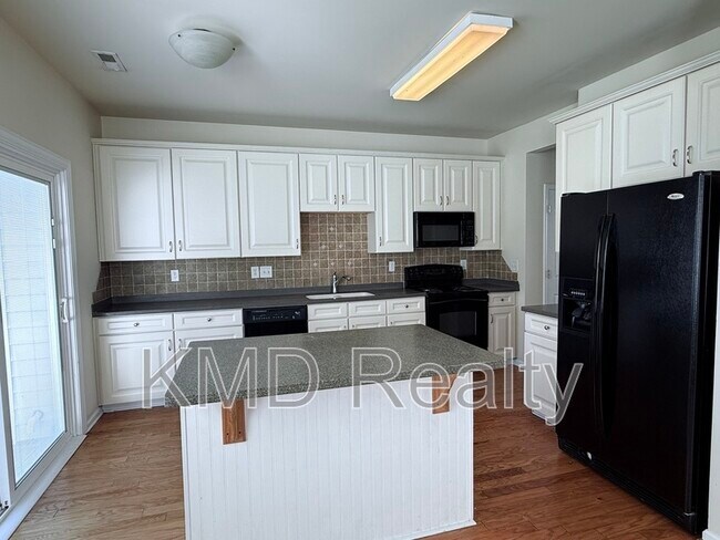 Building Photo - 7549 Bluff Point Ln