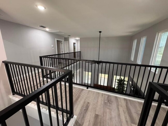 Building Photo - 3012 Clydesdale Dr
