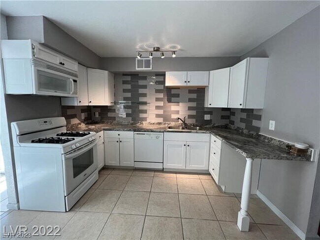 Building Photo - 3911 Torsby Pl