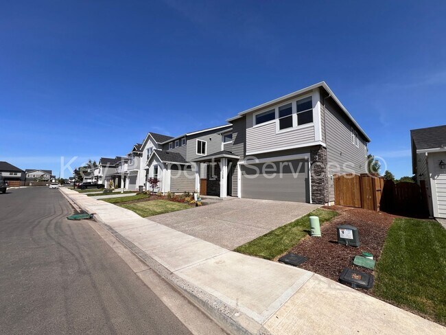 Building Photo - Gorgeous Modern Traditional Home in Brush ...