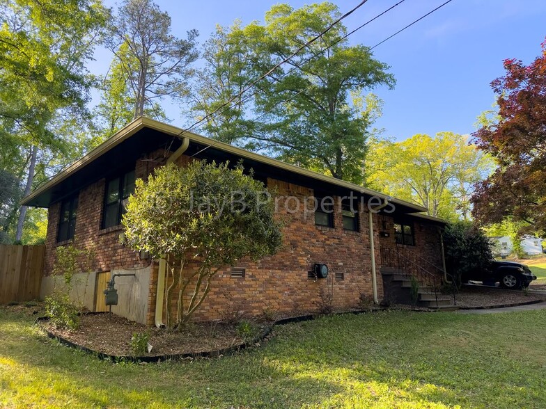 Building Photo - 3169 Cloverhurst Dr