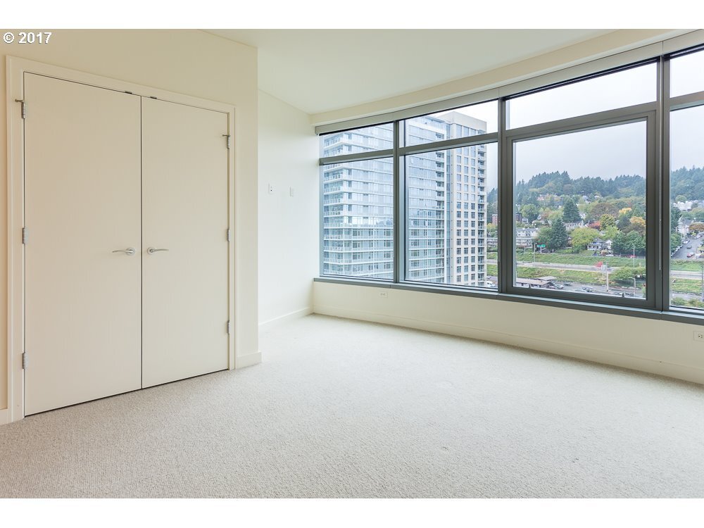 Building Photo - 3601 sw river parkway