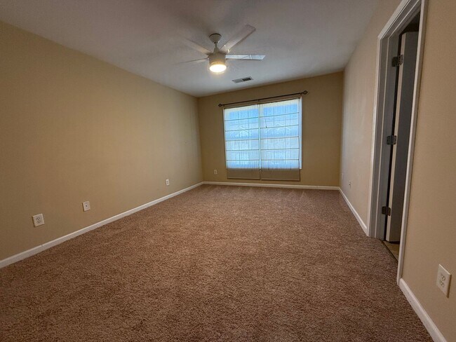 Building Photo - Townehome in Acworth