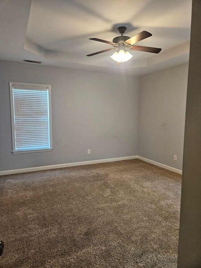 Building Photo - 204 Twilight Dr