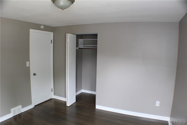 Building Photo - 110 Susan Ln