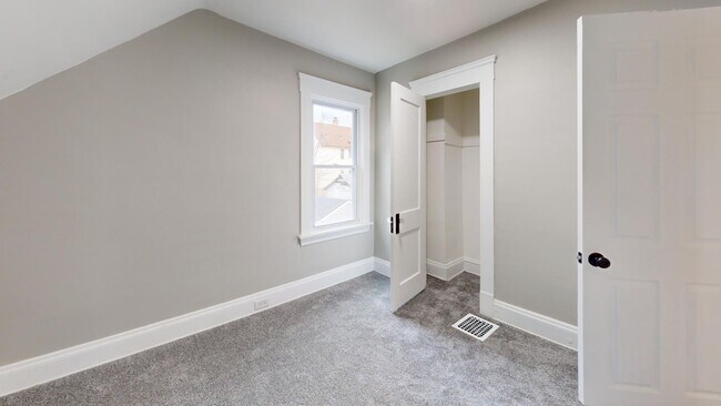Building Photo - Old Brooklyn Area - 3 Bedroom Single Famil...