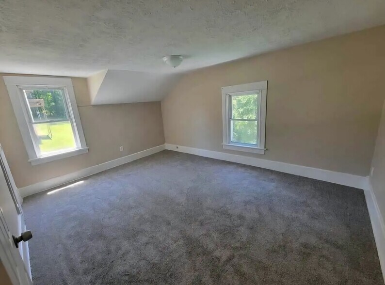 Building Photo - 2672 Massillon Rd